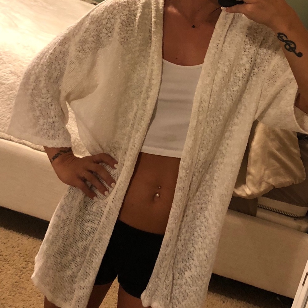 WHITE SHORT SLEEVE CARDIGAN